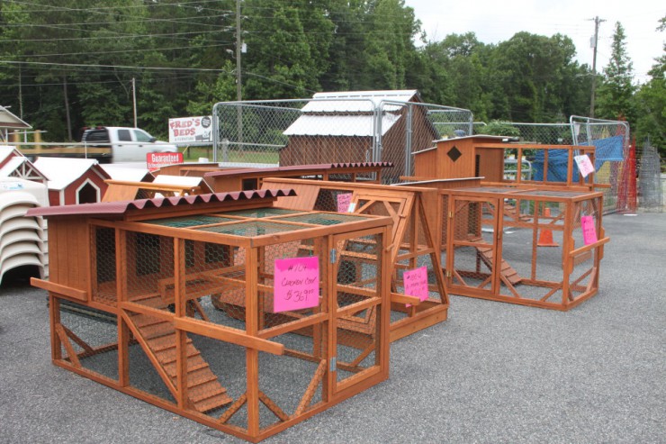 cherokee-feed-and-seed-chicken-coops_20130606_009