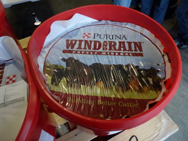 Purina Wind and Rain Cattle Mineral tub